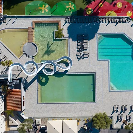 Κάμπινγκ Taxo Les Pins 4*